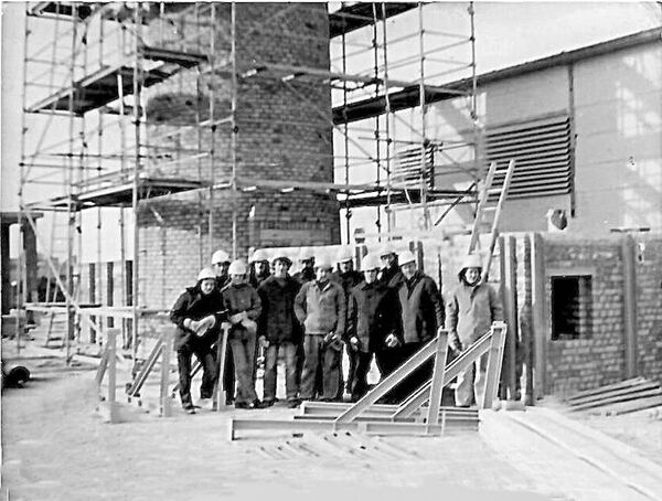 1980_Bau_Schornstein_1980